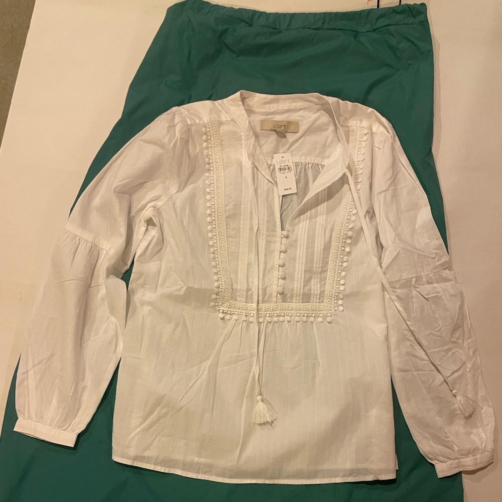 🌴🌴White LOFT beach cover/blouse. Never been worn with tags